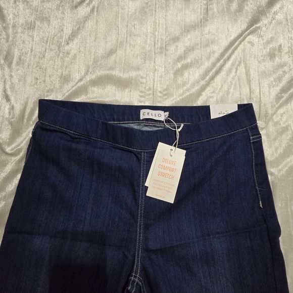 Women's Flared Blue Jeans With Slits By Cello Size XL NWT - Picture 4 of 10